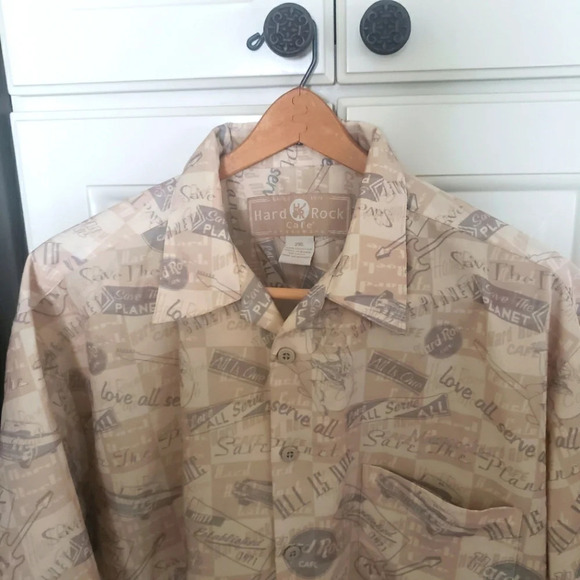 Hard Rock Cafe Minneapolis Save the Planet - 1971  - Picture 6 of 8